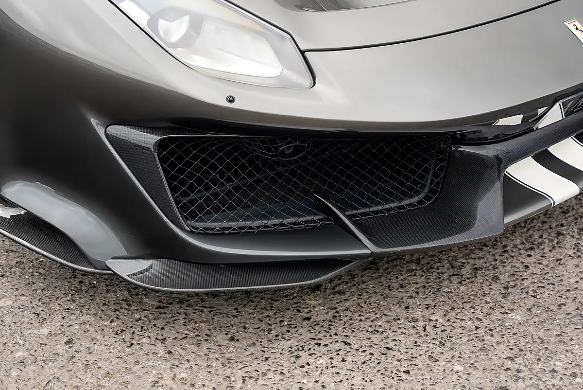 Used 2018 Ferrari 488 Pista Grigio Silverstone - Interior and Exterior details 16