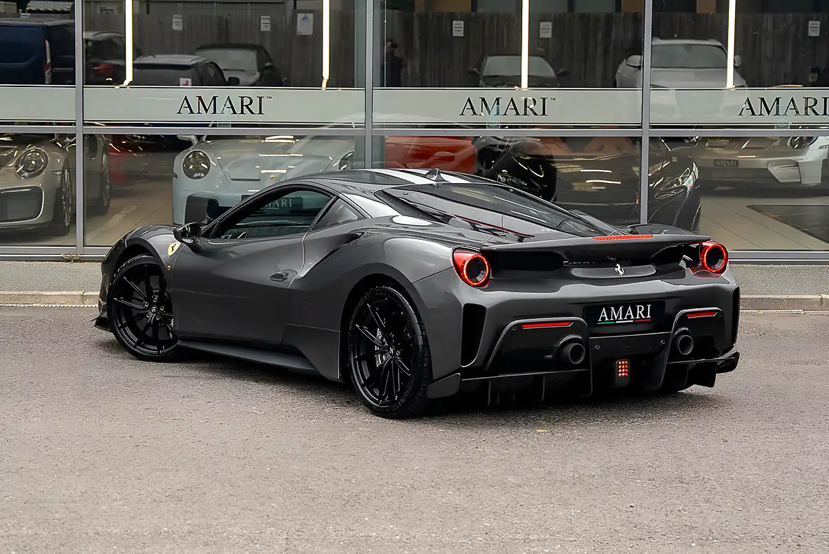 Used 2018 Ferrari 488 Pista Grigio Silverstone - Interior and Exterior details 18