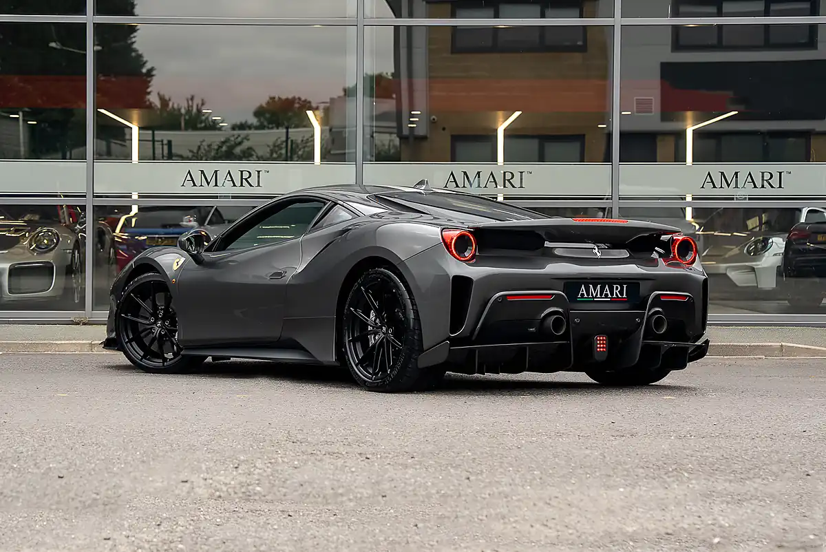 Used 2018 Ferrari 488 Pista Grigio Silverstone - Interior and Exterior details 3