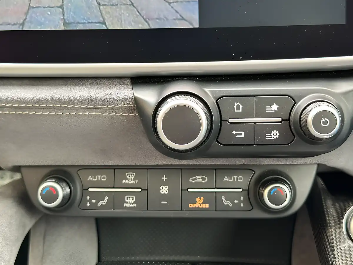Used 2018 Ferrari GTC4Lusso Grigio Silverstone - Interior and Exterior details 13