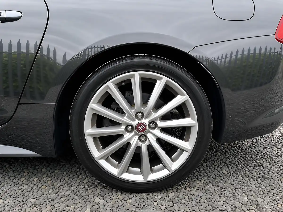 Used 2018 Fiat 124 Spider Lusso Plus Grey - Interior and Exterior details 6