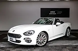 Used 2018 Fiat 124 Spider Lusso Plus White - Interior and Exterior details 2