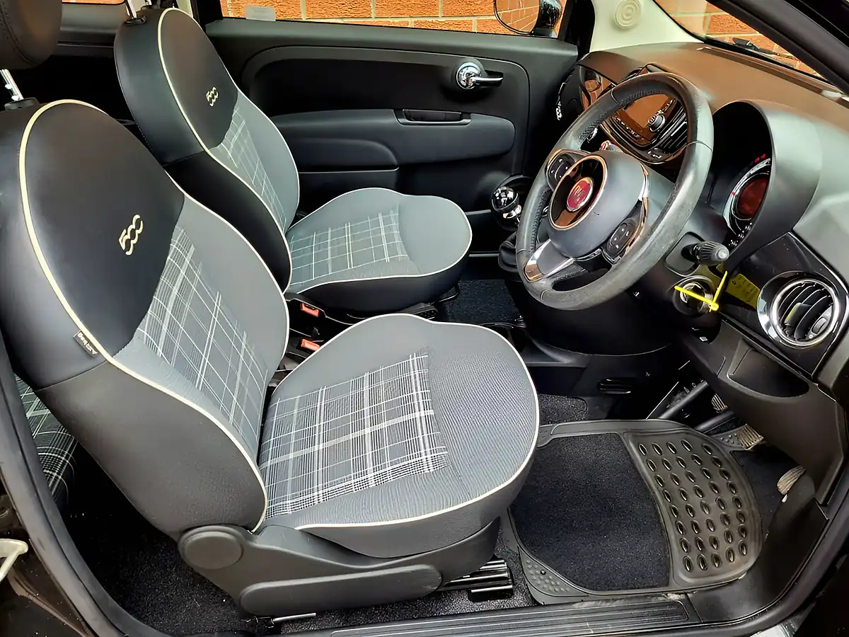 Used 2018 Fiat 500 Lounge Black - Interior and Exterior details 18
