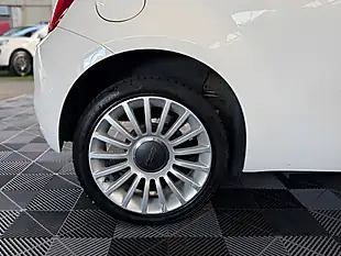 Used 2018 Fiat 500 Lounge Bossa Nova White - Interior and Exterior details 12