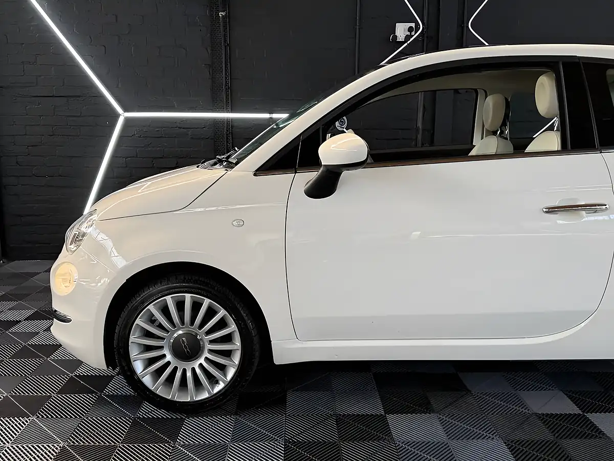 Used 2018 Fiat 500 Lounge Bossa Nova White - Interior and Exterior details 3