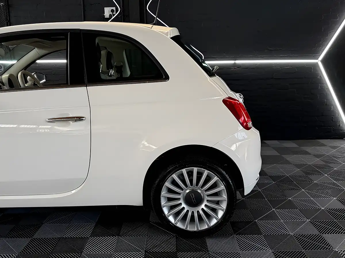 Used 2018 Fiat 500 Lounge Bossa Nova White - Interior and Exterior details 4