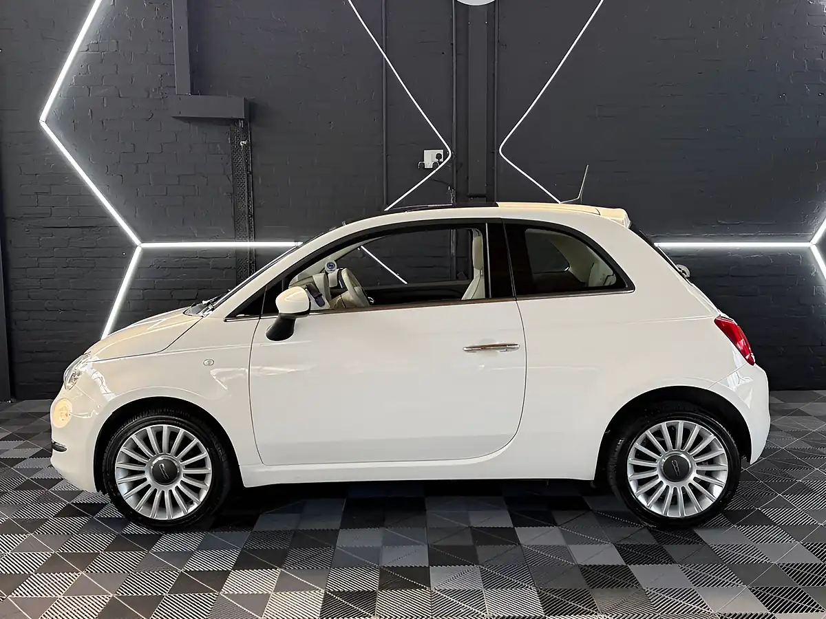 Used 2018 Fiat 500 Lounge Bossa Nova White - Interior and Exterior details 5