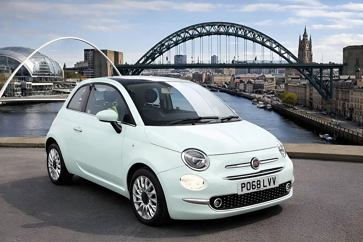 Used 2018 Fiat 500 Lounge Green - Front View