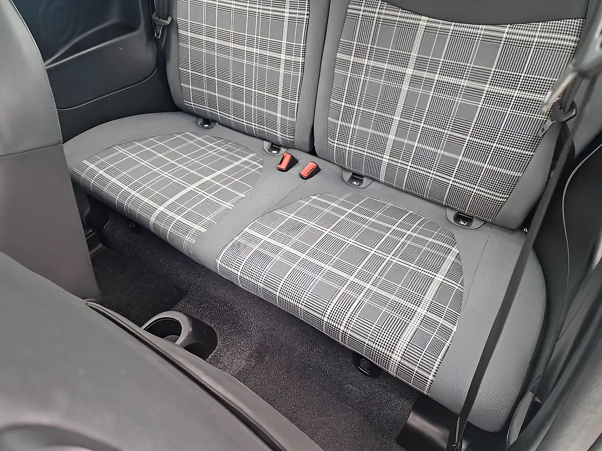 Used 2018 Fiat 500 Lounge Green - Interior and Exterior details 13
