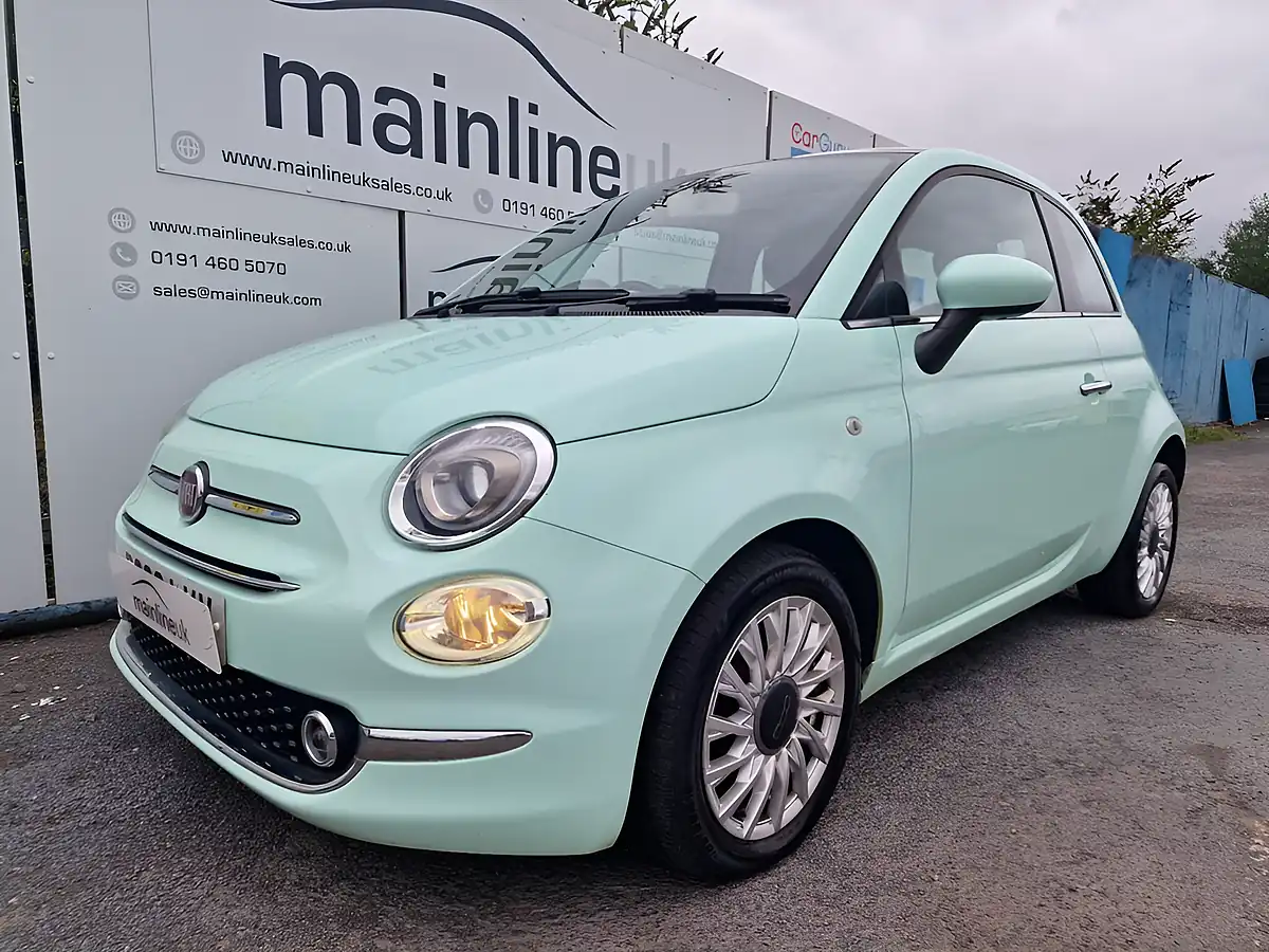 Used 2018 Fiat 500 Lounge Green - Interior and Exterior details 4