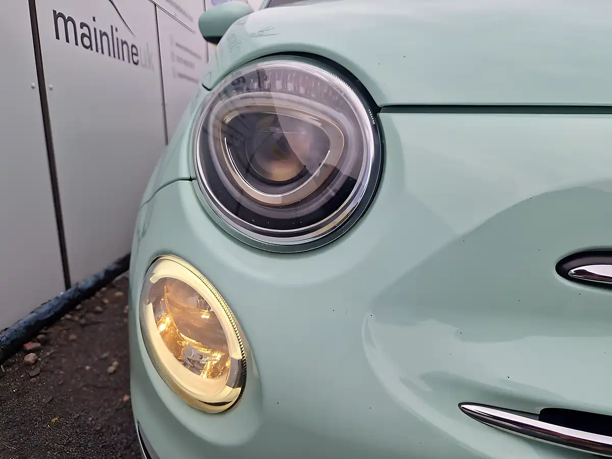 Used 2018 Fiat 500 Lounge Green - Interior and Exterior details 7