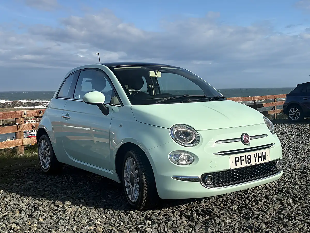 Used 2018 Fiat 500 Lounge Green - Interior and Exterior details 3