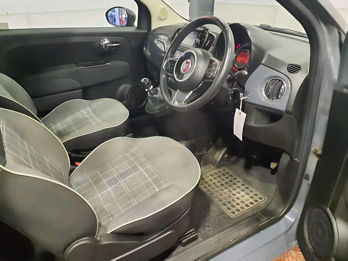 Used 2018 Fiat 500 Lounge Grey - Interior and Exterior details 7
