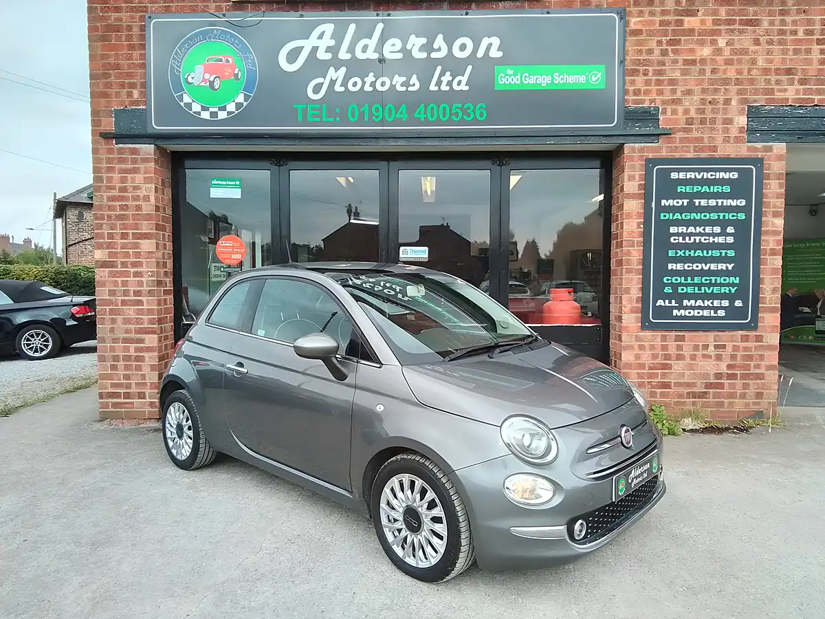 Used 2018 Fiat 500 Lounge Grey - Front View