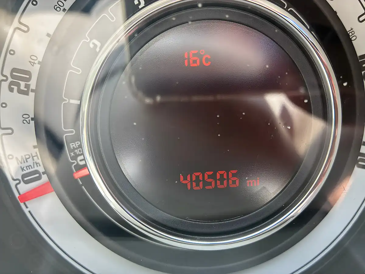 Used 2018 Fiat 500 Lounge Grey - Interior and Exterior details 11