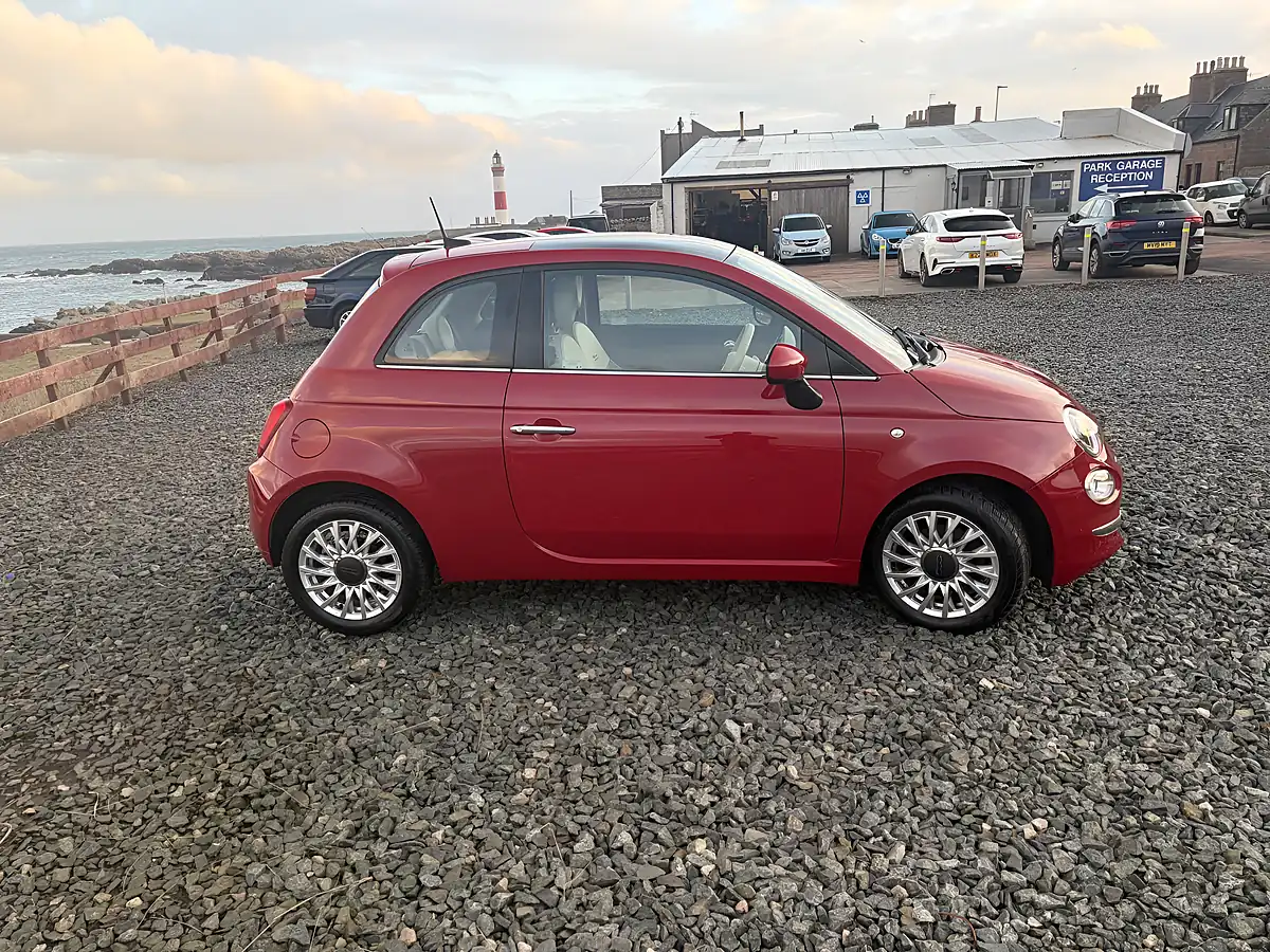 Used 2018 Fiat 500 Lounge Red - Interior and Exterior details 4