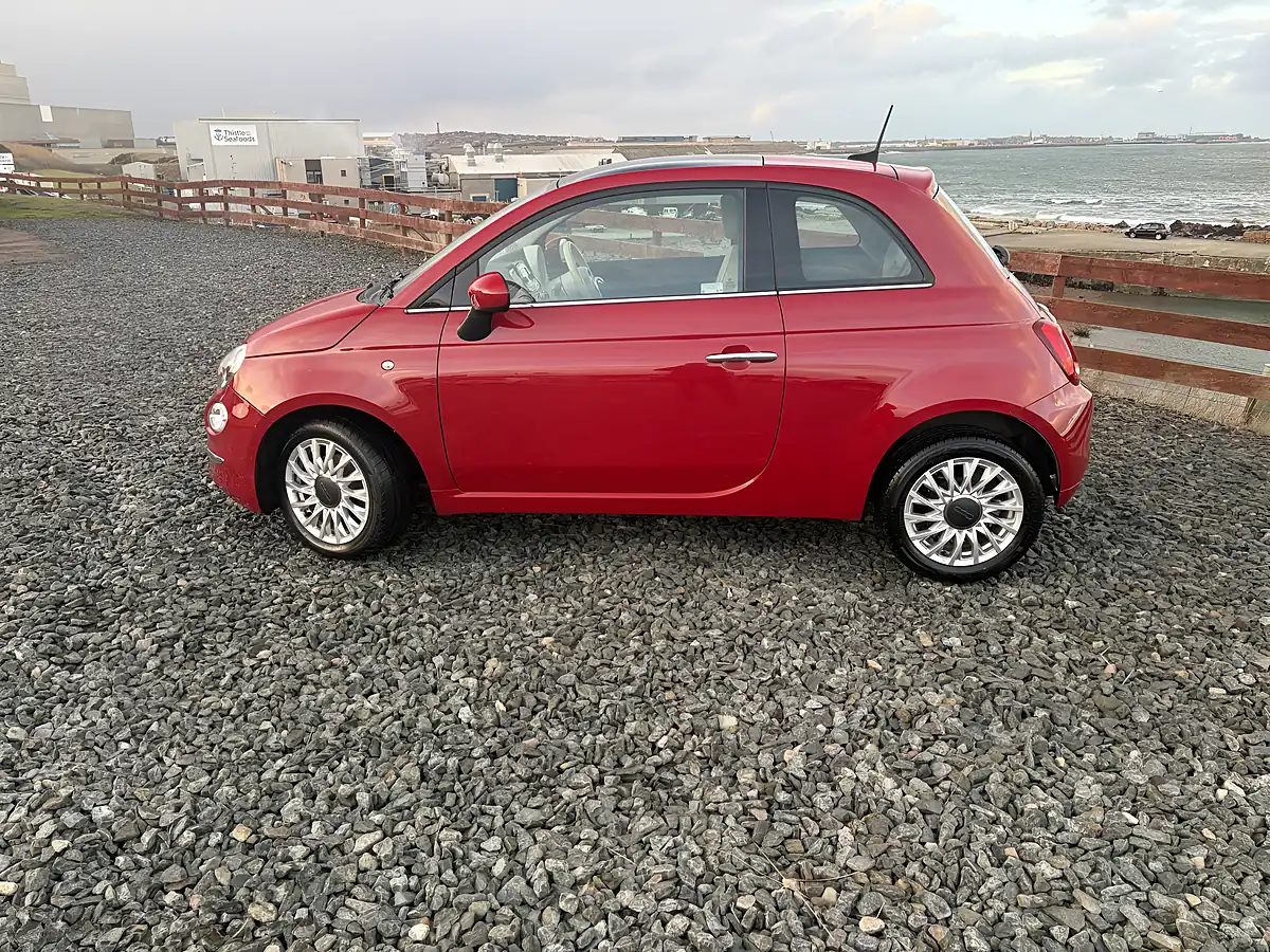 Used 2018 Fiat 500 Lounge Red - Interior and Exterior details 8