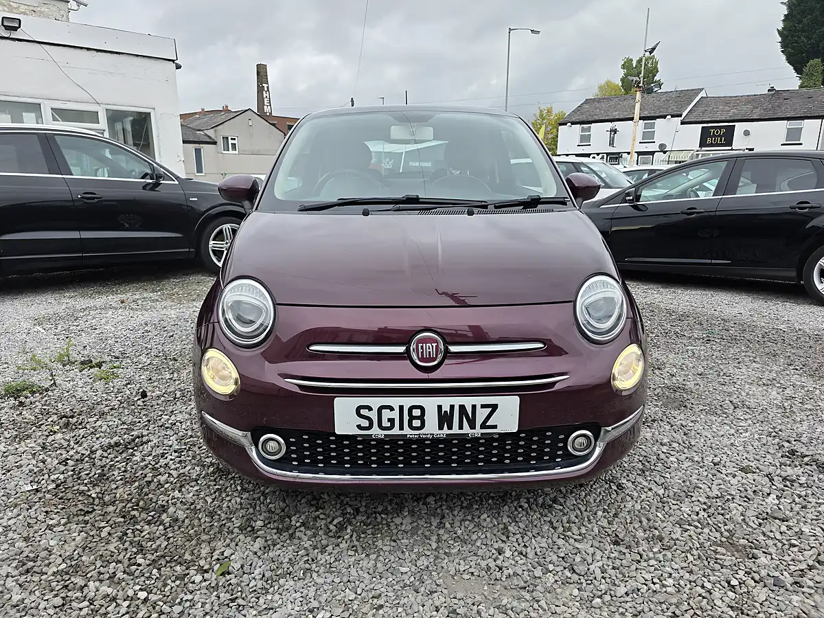 Used 2018 Fiat 500 Lounge Red - Front View