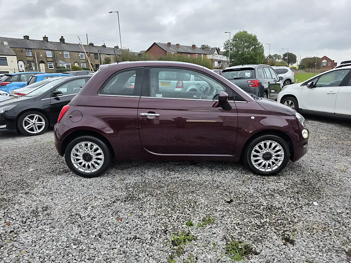 Used 2018 Fiat 500 Lounge Red - Interior and Exterior details 9