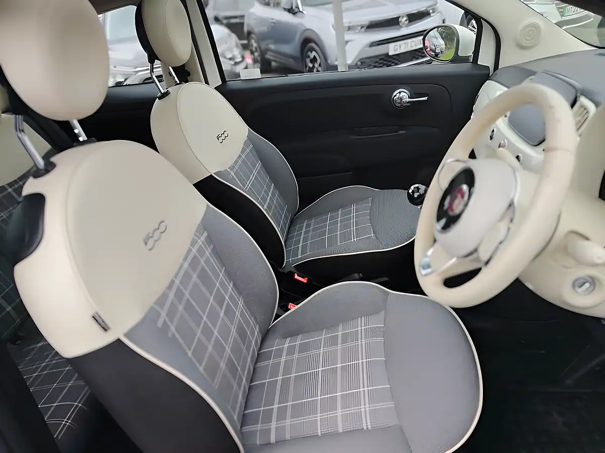 Used 2018 Fiat 500 Lounge White - Interior and Exterior details 10