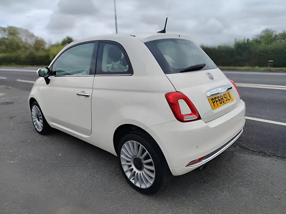 Used 2018 Fiat 500 Lounge White - Interior and Exterior details 4