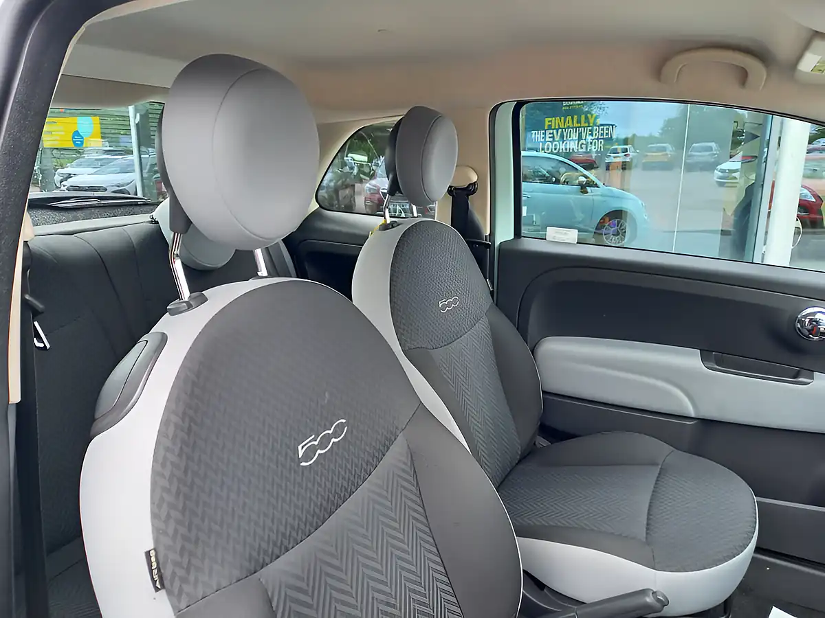 Used 2018 Fiat 500 Pop Star Green - Interior and Exterior details 12