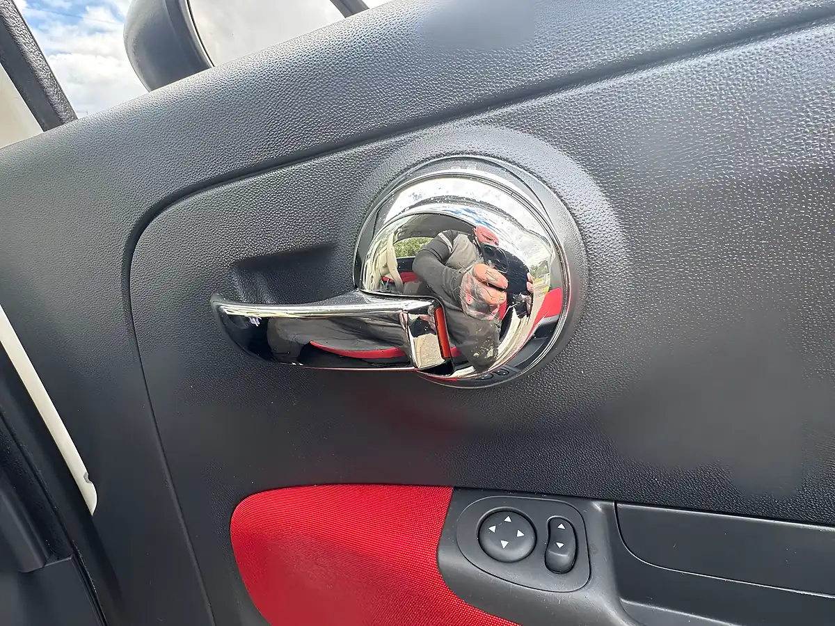 Used 2018 Fiat 500 Pop White - Interior and Exterior details 19