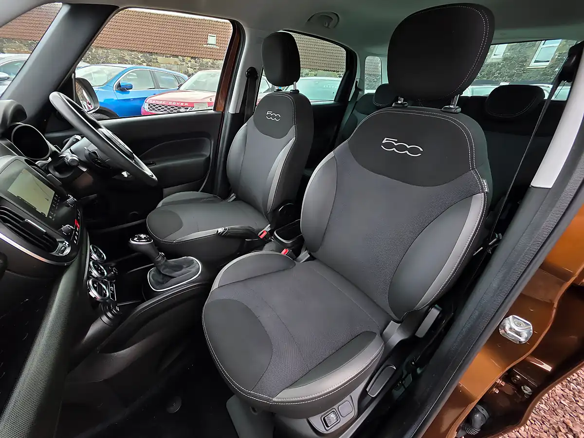 Used 2018 Fiat 500L Cross Bronze - Interior and Exterior details 10