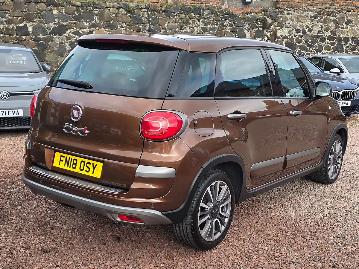 Used 2018 Fiat 500L Cross Bronze - Interior and Exterior details 18