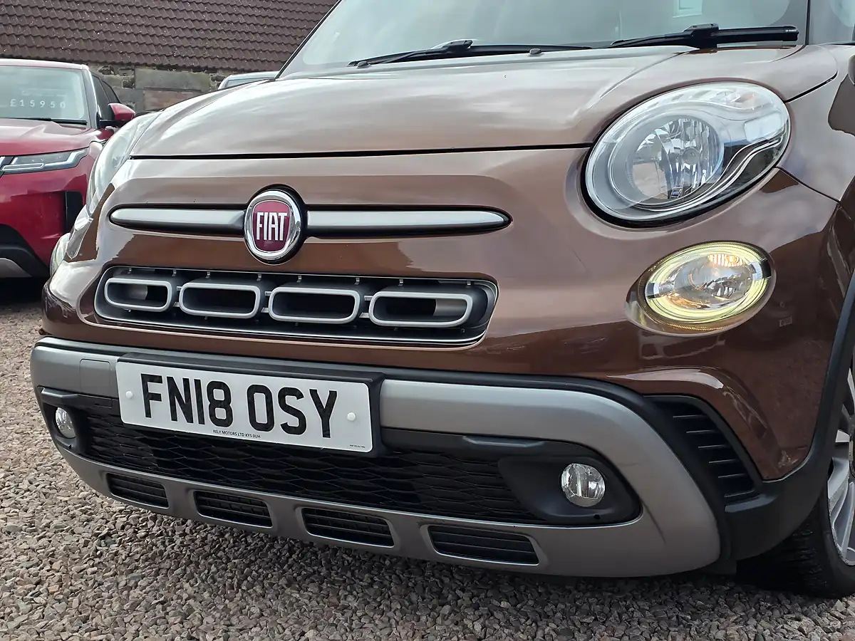 Used 2018 Fiat 500L Cross Bronze - Interior and Exterior details 6