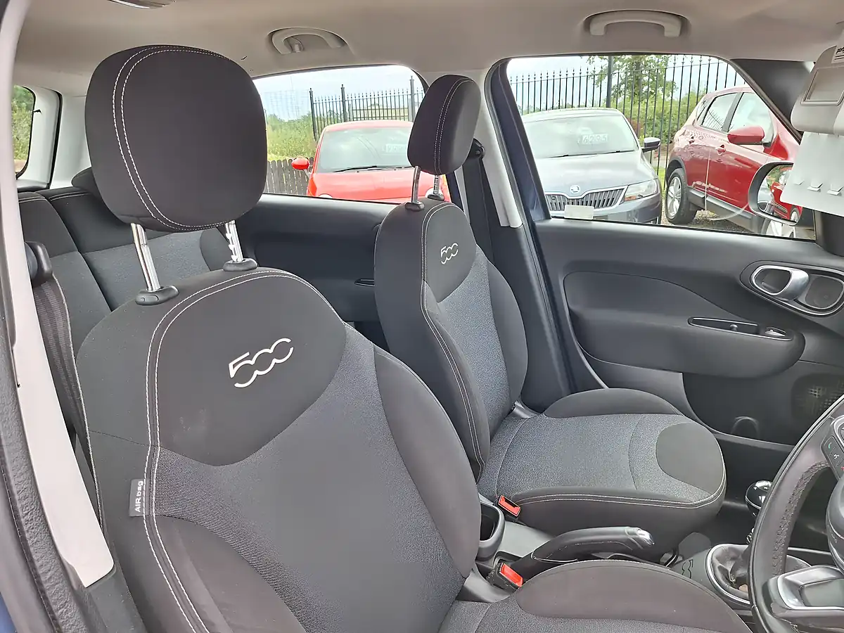Used 2018 Fiat 500L Mirror Blue - Interior and Exterior details 14