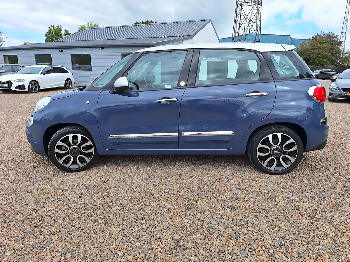 Used 2018 Fiat 500L Mirror Blue - Interior and Exterior details 3