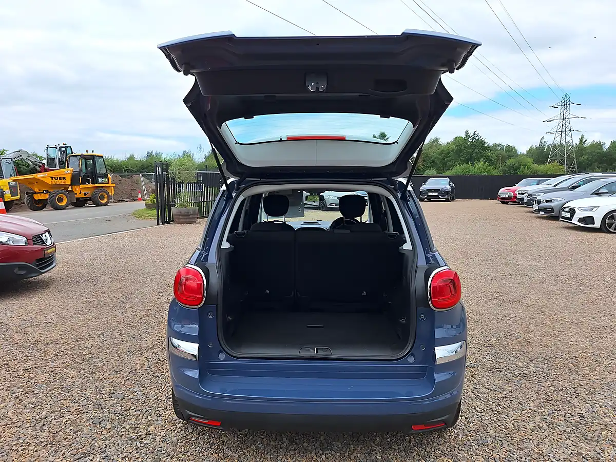 Used 2018 Fiat 500L Mirror Blue - Interior and Exterior details 7