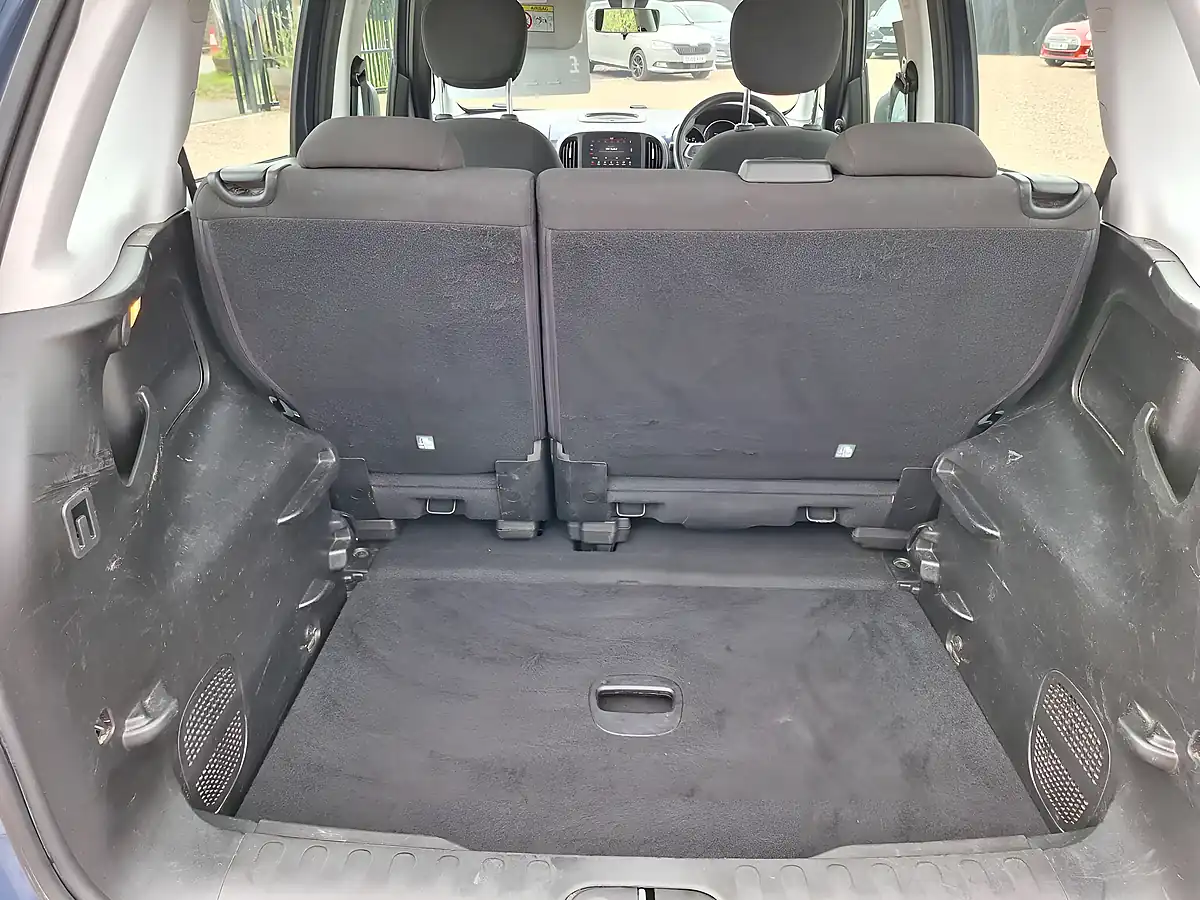 Used 2018 Fiat 500L Mirror Blue - Interior and Exterior details 8