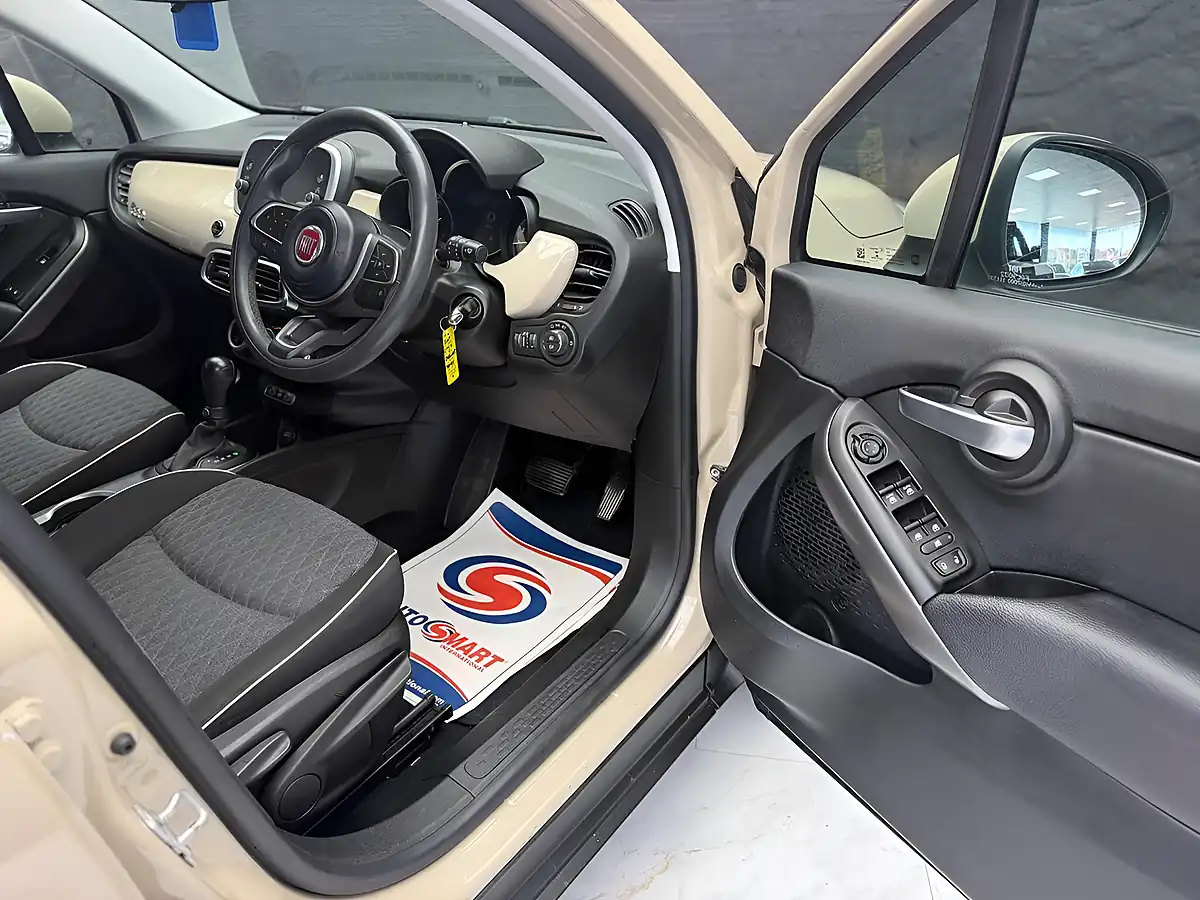 Used 2018 Fiat 500X City Cross Beige - Interior and Exterior details 10