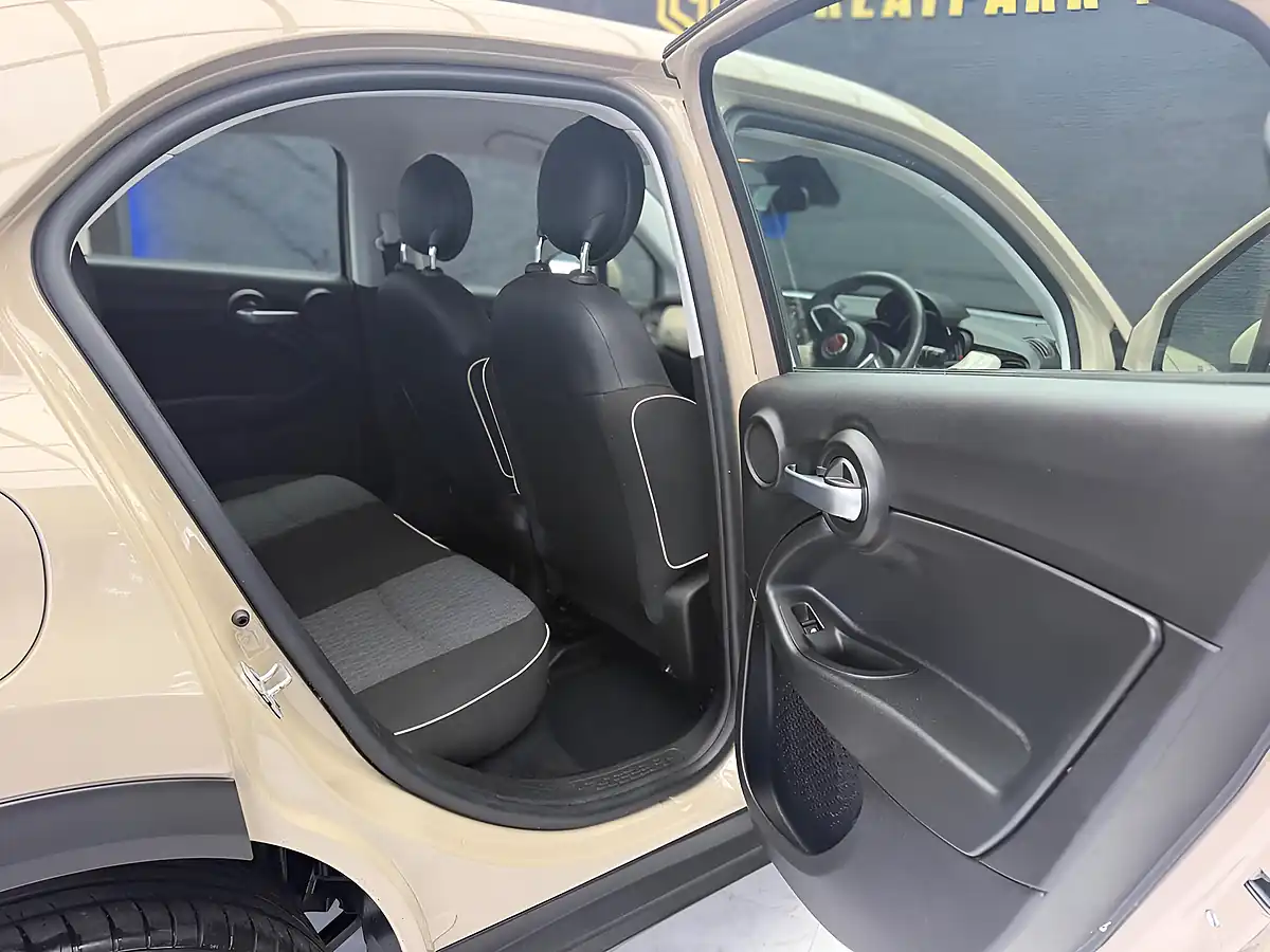 Used 2018 Fiat 500X City Cross Beige - Interior and Exterior details 18