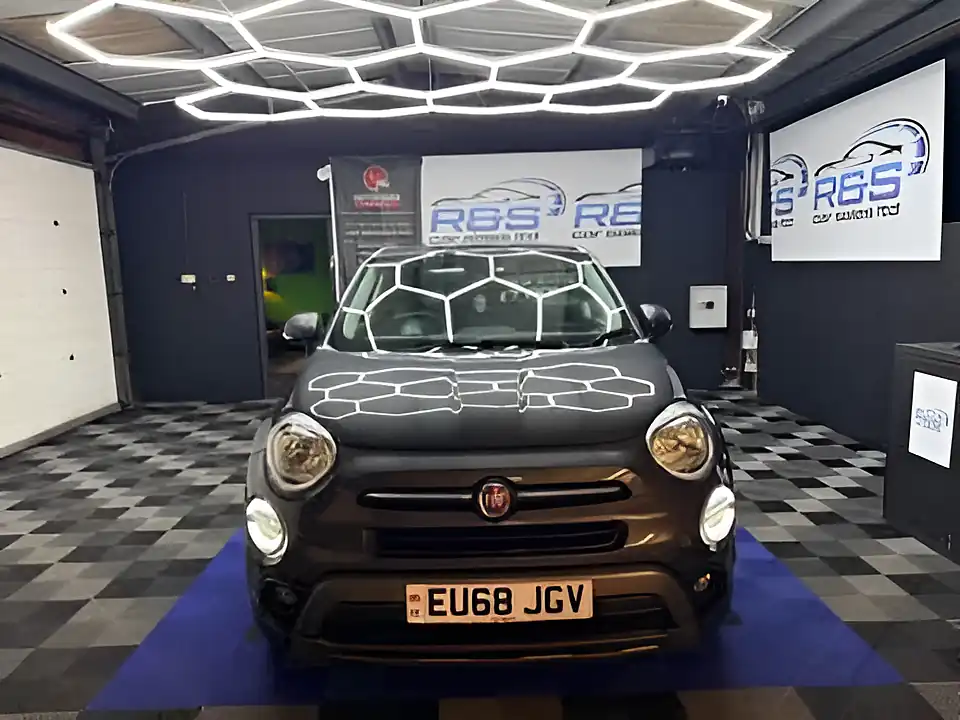Used 2018 Fiat 500X City Cross Grey - Interior and Exterior details 5