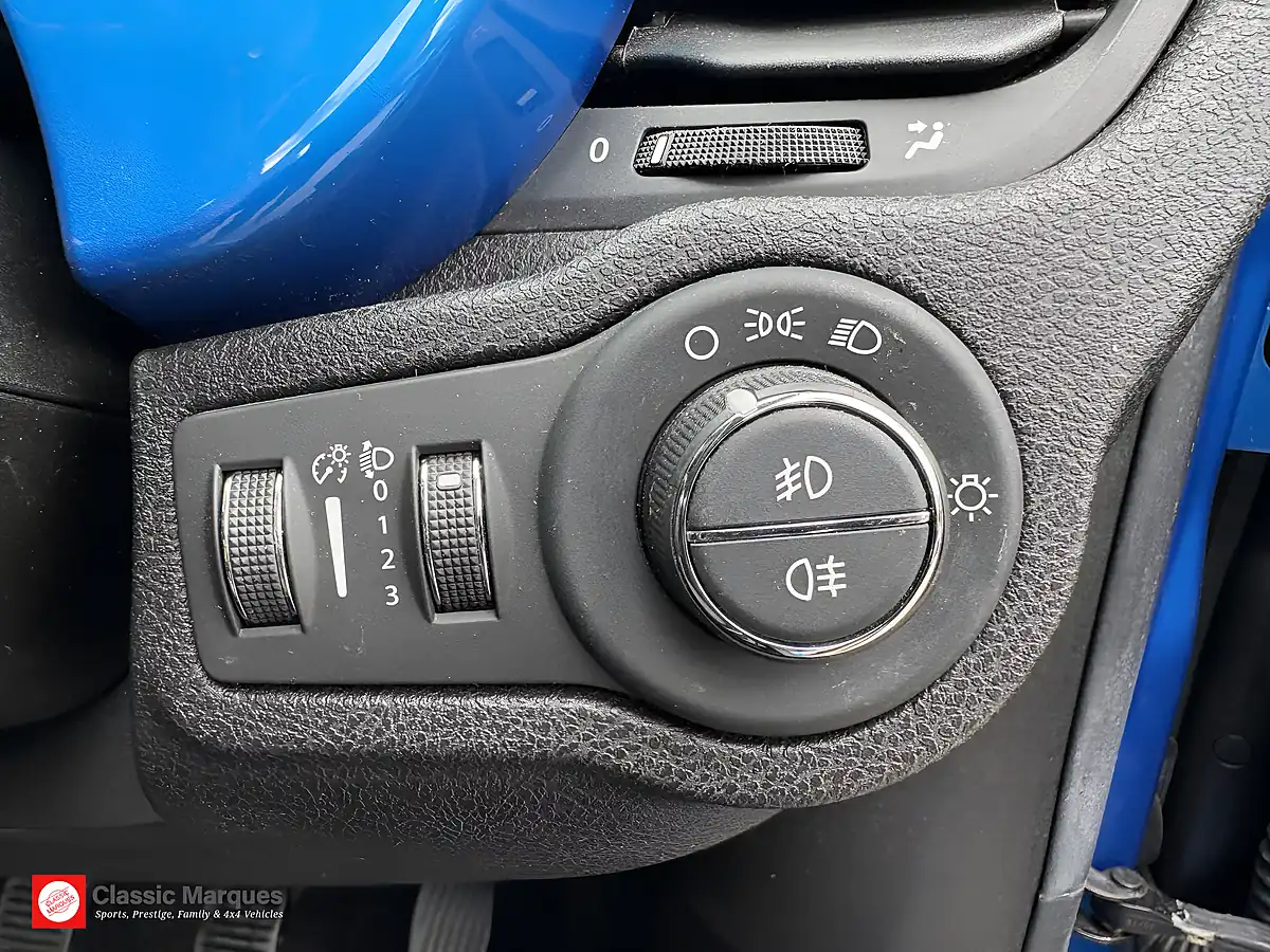Used 2018 Fiat 500X City Cross Italia Blue - Interior and Exterior details 14