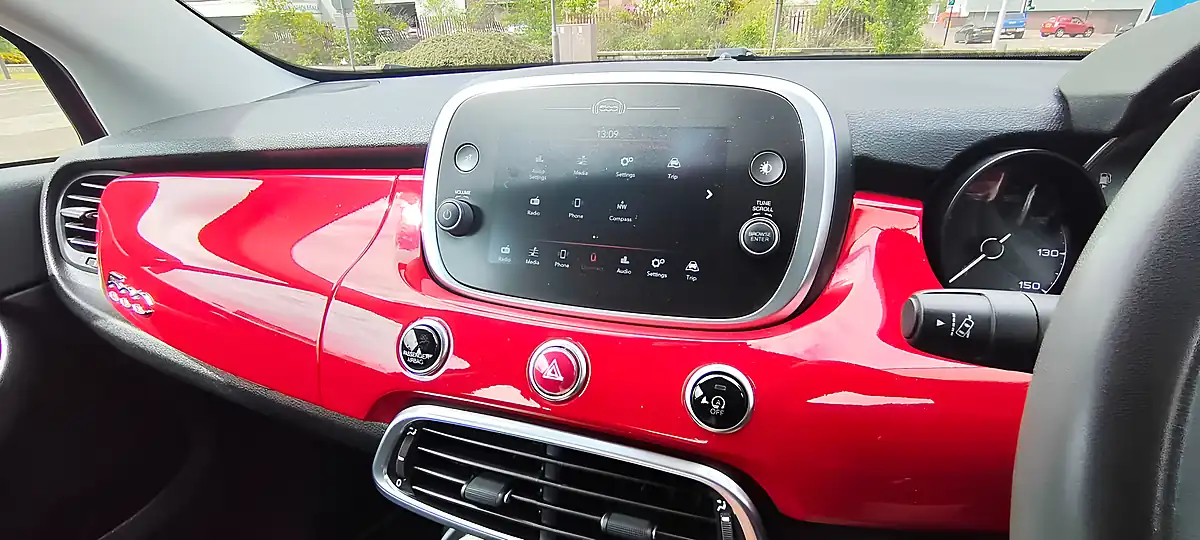Used 2018 Fiat 500X City Cross Red - Interior and Exterior details 17