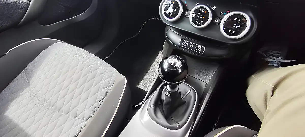 Used 2018 Fiat 500X City Cross Red - Interior and Exterior details 18
