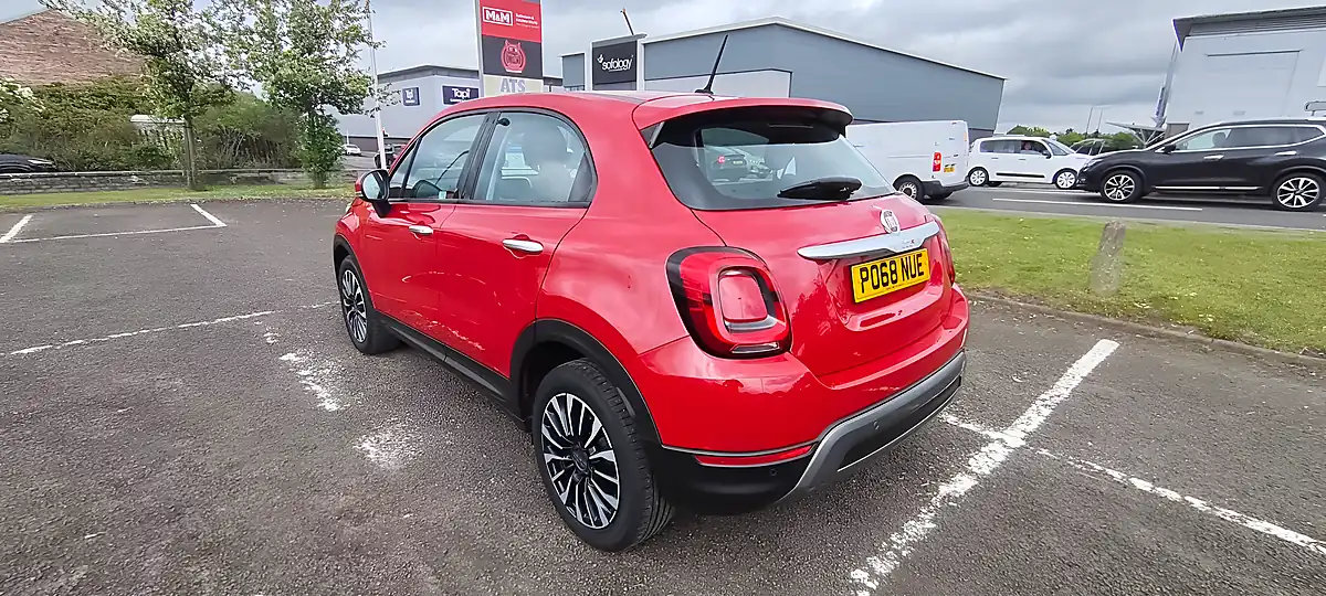 Used 2018 Fiat 500X City Cross Red - Interior and Exterior details 3