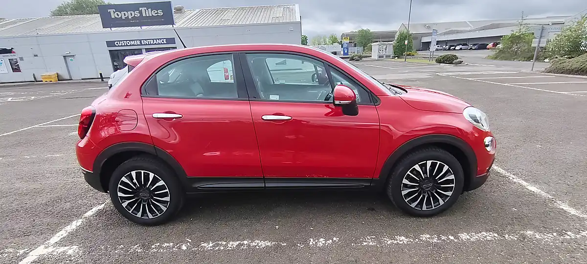 Used 2018 Fiat 500X City Cross Red - Interior and Exterior details 6