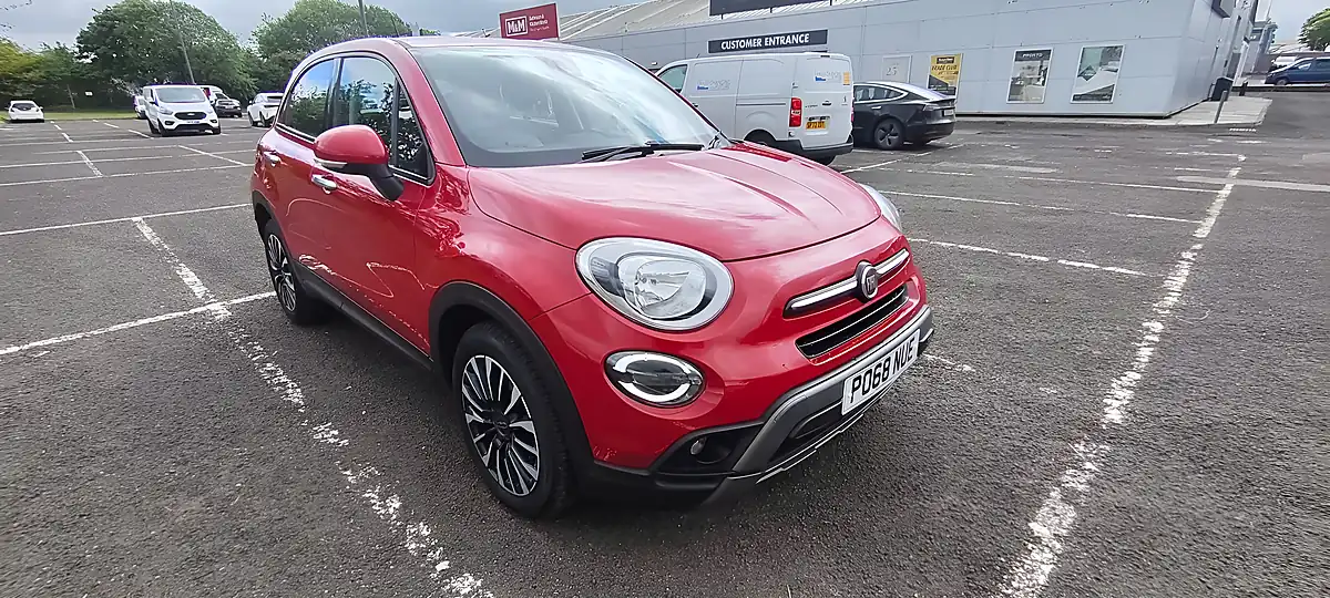 Used 2018 Fiat 500X City Cross Red - Interior and Exterior details 7