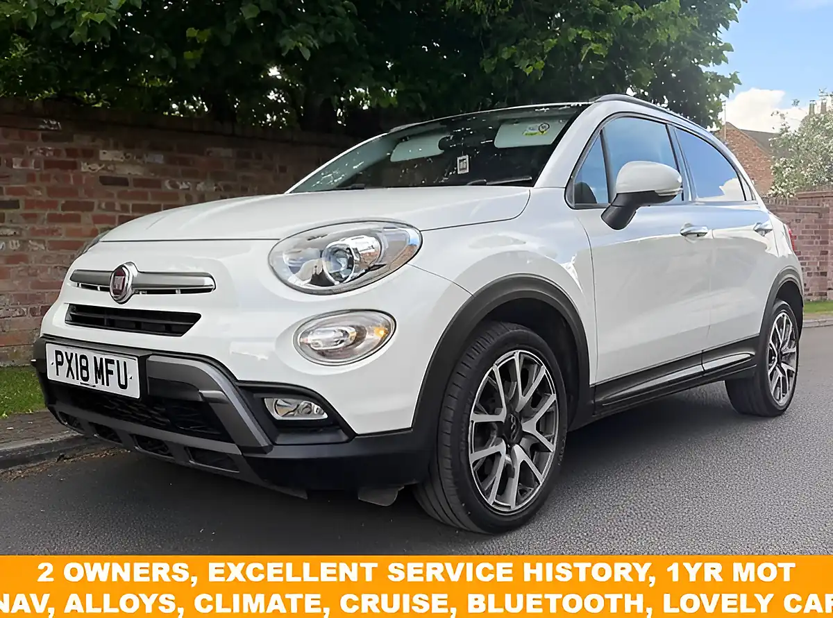 Used 2018 Fiat 500X Cross Plus White - Front View
