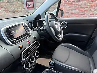 Used 2018 Fiat 500X Cross Plus White - Interior and Exterior details 10