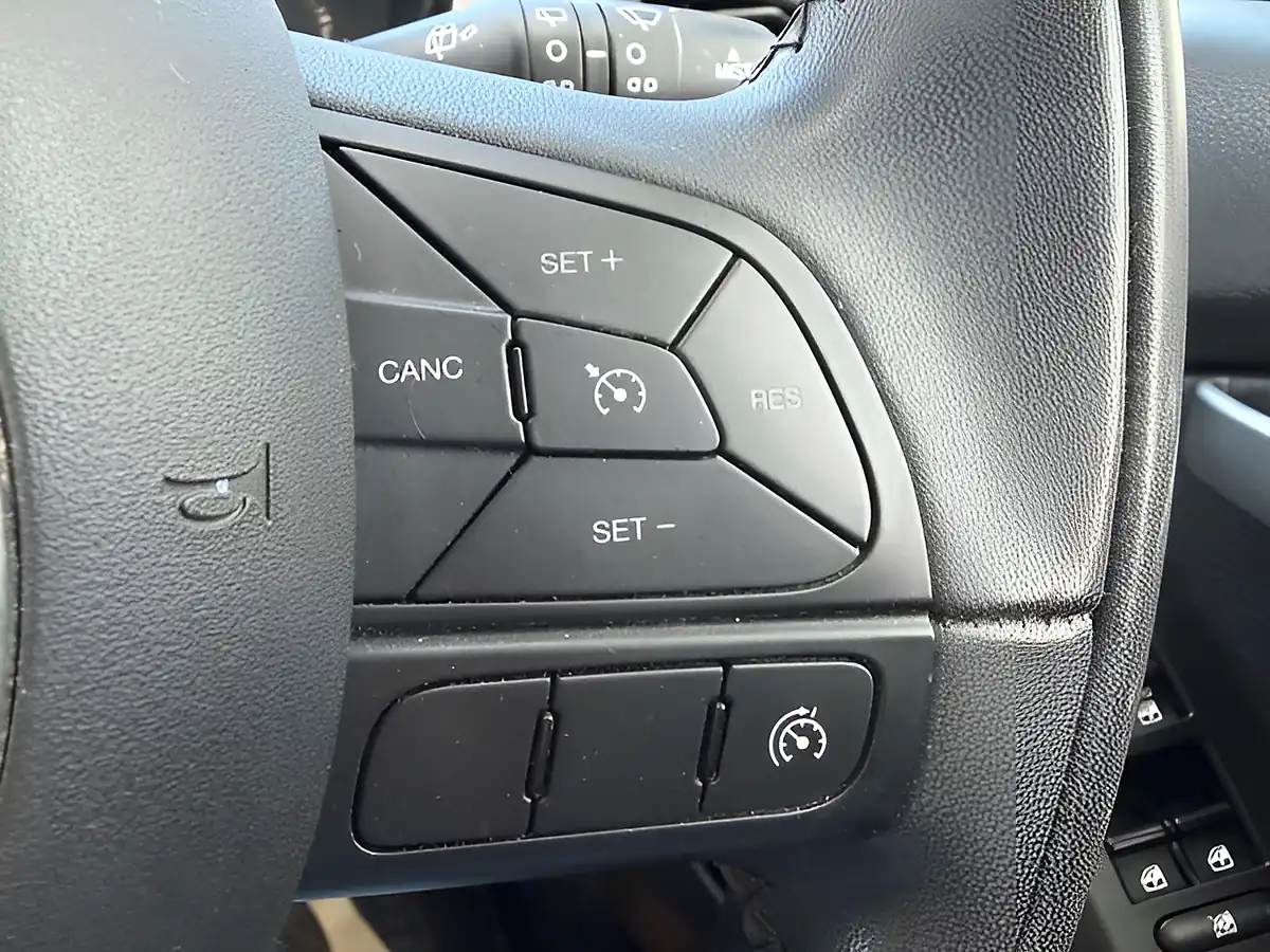 Used 2018 Fiat 500X Cross Plus White - Interior and Exterior details 15