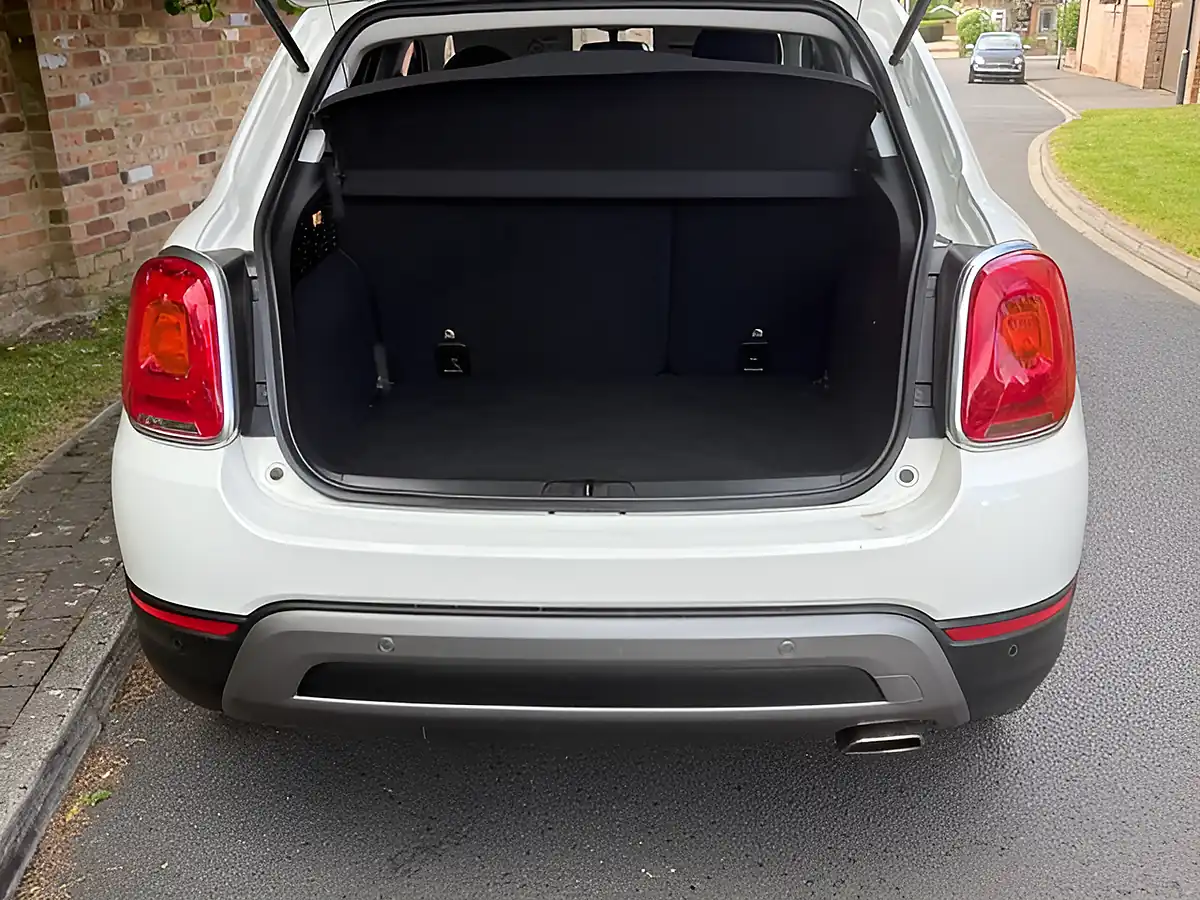 Used 2018 Fiat 500X Cross Plus White - Interior and Exterior details 18