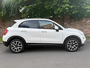 Used 2018 Fiat 500X Cross Plus White - Interior and Exterior details 8