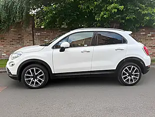 Used 2018 Fiat 500X Cross Plus White - Interior and Exterior details 9