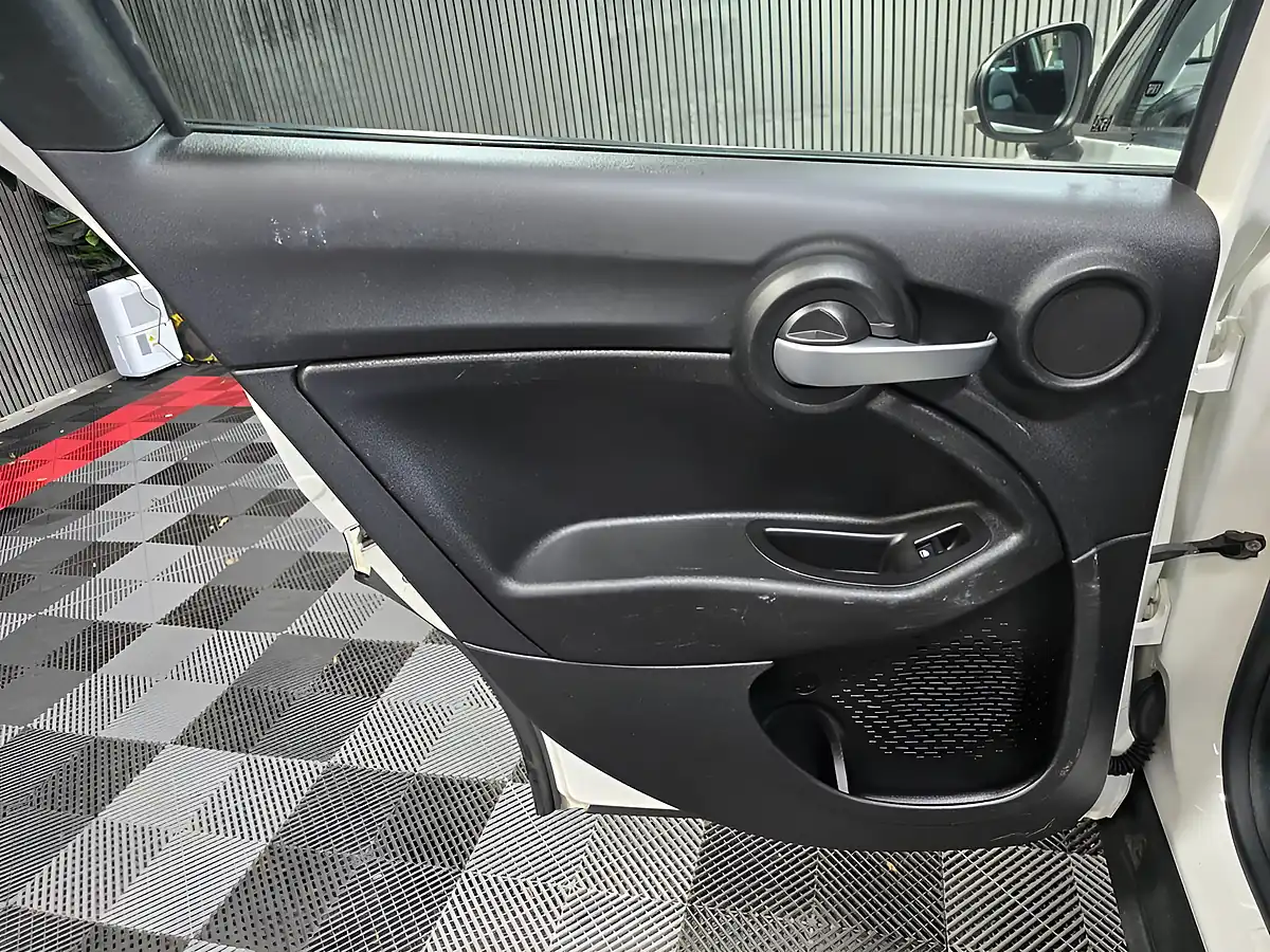 Used 2018 Fiat 500x Urban White - Interior and Exterior details 13